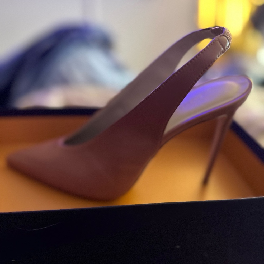 LeSilla peach colored pumps